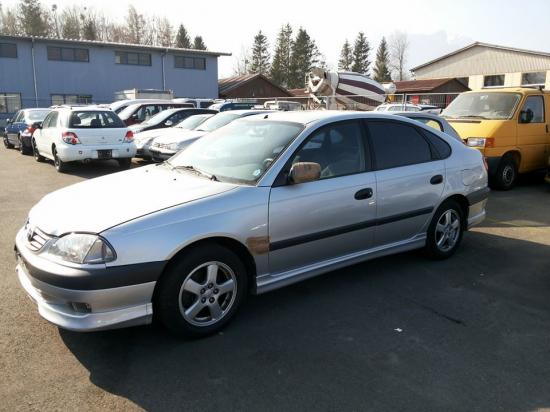 Toyota Avensis 1.8 clim